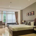 Sunny Serviced Apartment