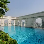 Ami Splendid Rooftop Pool