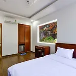 Royal Hotel District 2