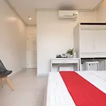 Bin Bin Hotel 4 - Near Sunrise City D7