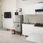 Smiley Apartment 1