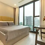 Oasis Vinhome Golden River Apt