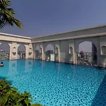 Ami Splendid Rooftop Pool