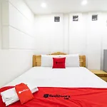 Reddoorz Near Saigon Train Station 3