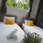 Yelo Hostel & Cafe