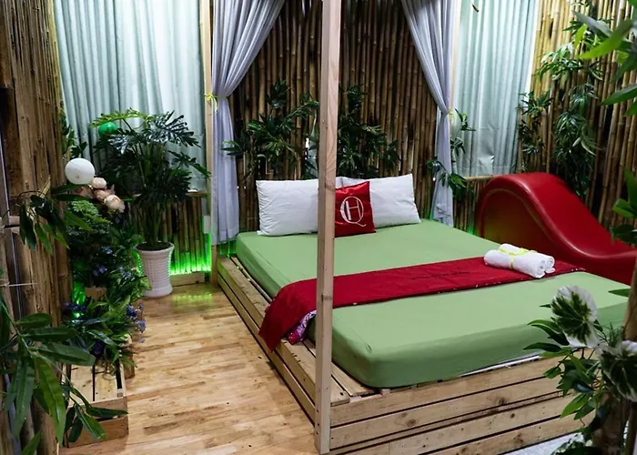 Quynh Huong Hotel