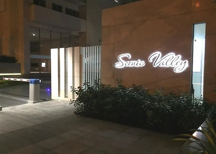 Diamond Suite Hotel & Apartment South