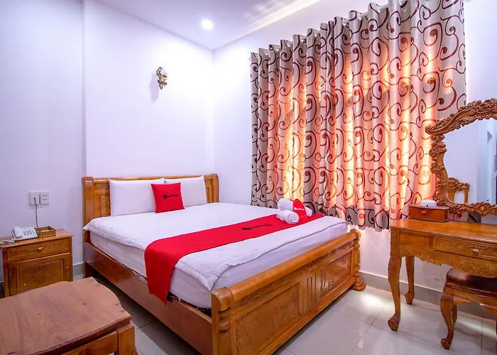 Reddoorz Plus Near Phan Xich Long