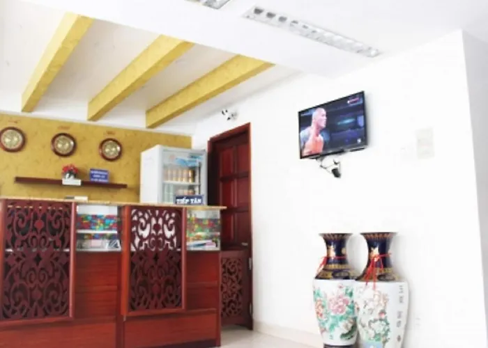 Dinh Dinh Tan Son Nhat Airport Hotel