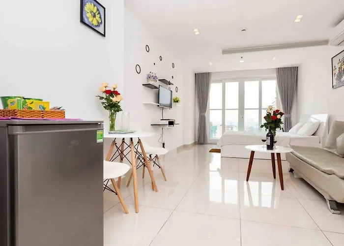 Skyhomes Near Tan Son Nhat Airport-Cherry Le