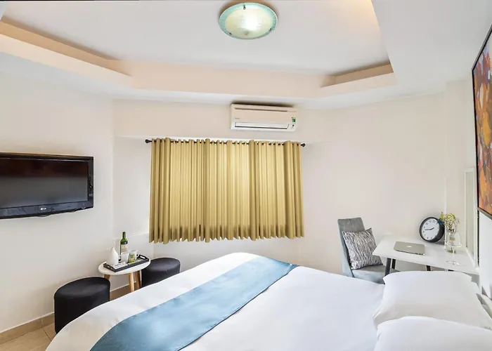 The Dilly Hotel - Truong Dinh