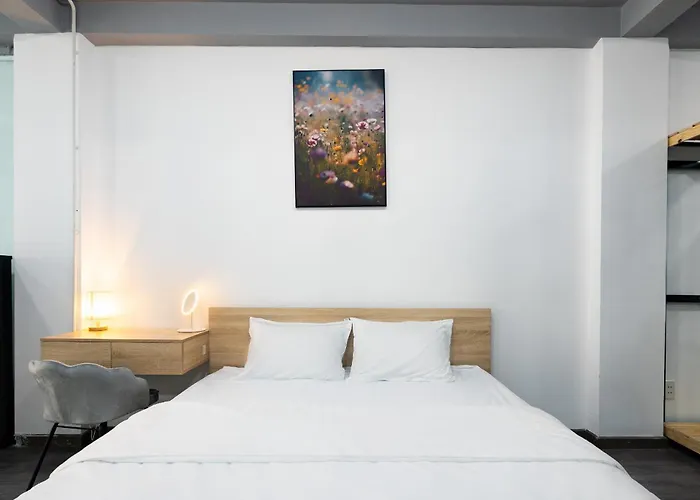 Maple Homestay - Near Bui Vien