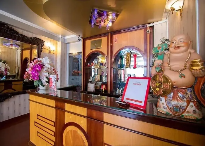 Tan Hoang Long Hotel