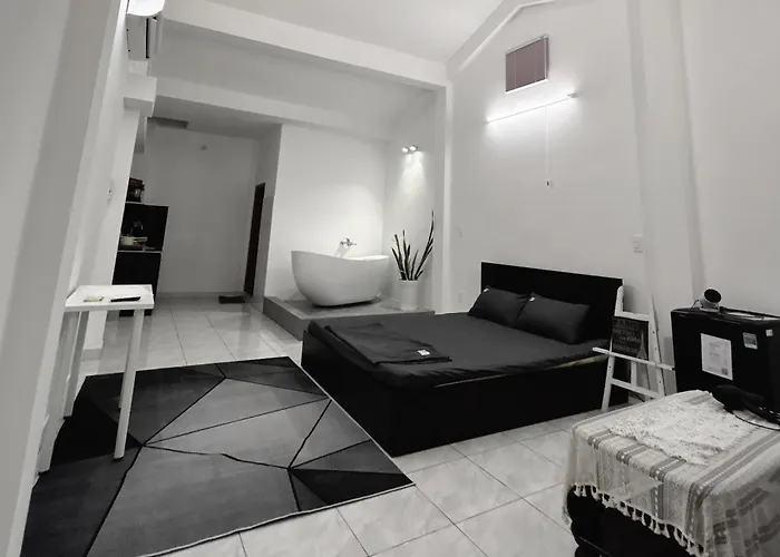 December Homestay Studio 2