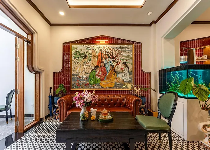 White Lotus - Heritage Hotel