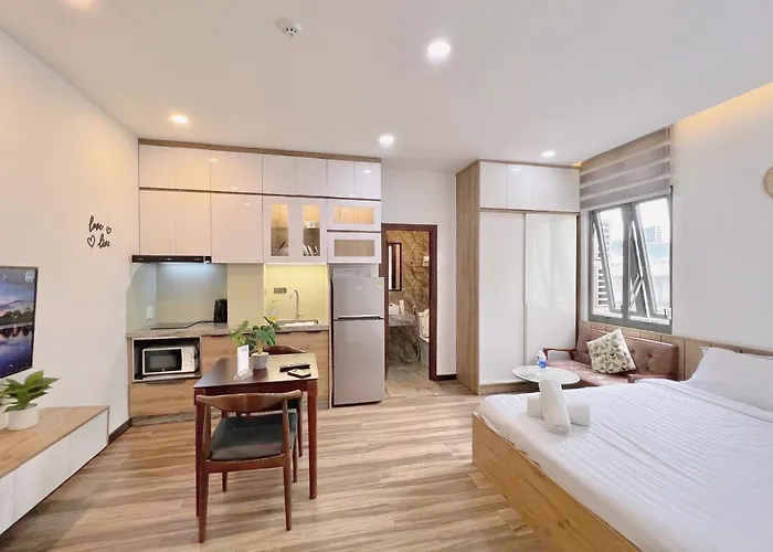 Can Ho Riverside View And Netflix Chill