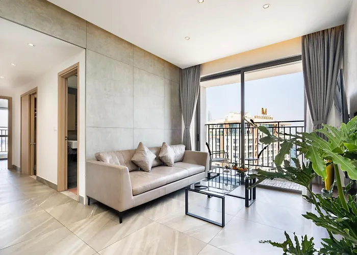 Saigon Apartments - Free City Walk Experience, Amazing Infinity Pool & Free 4G Sim Card For 3 Nights