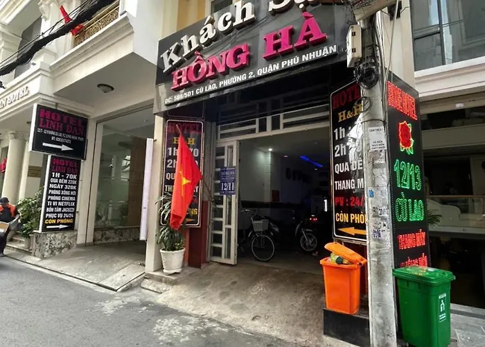 Hong Ha Hotel Near Phan Xich Long
