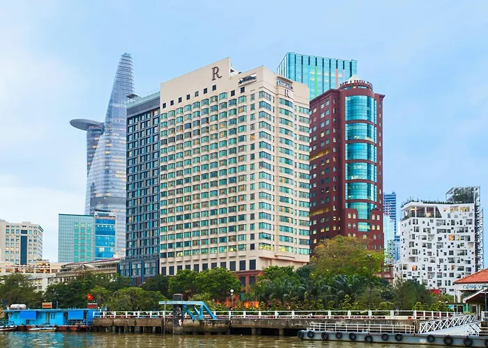 Khách sạn Renaissance Riverside Sài Gòn