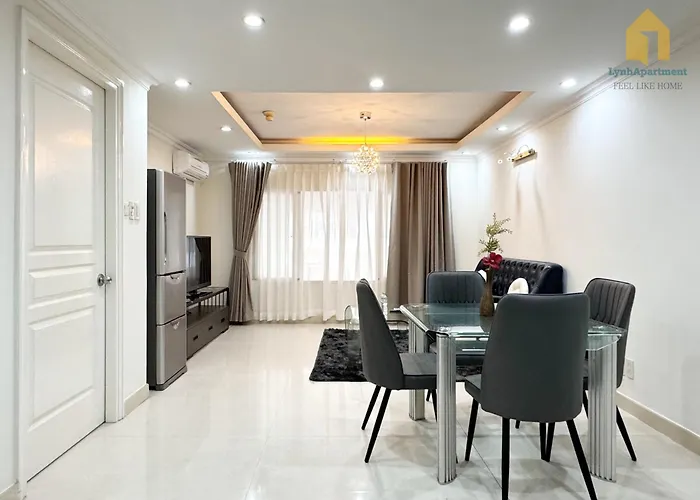 Lynhapartment Free Pool Near Tsn Airport Spacious