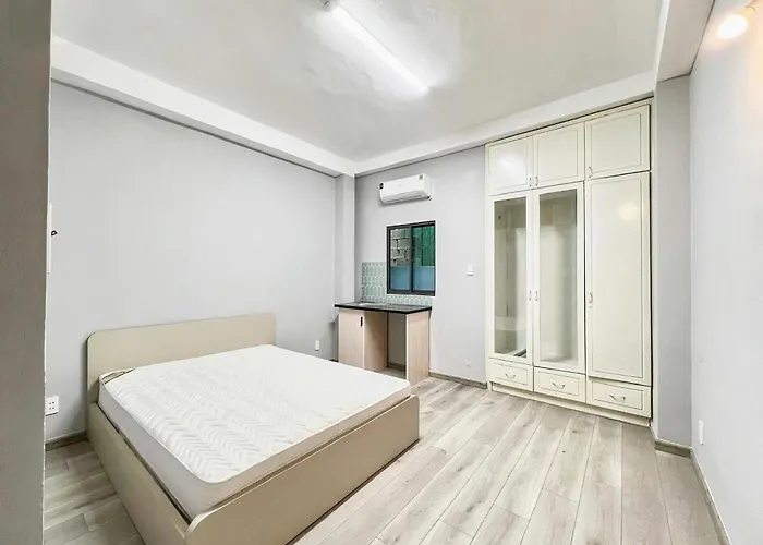 Lux Saigon Manhattan