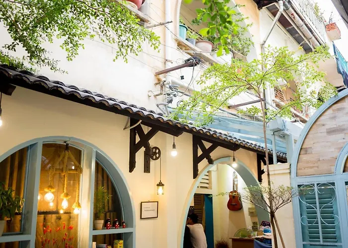 Kha Hostel & Cafe