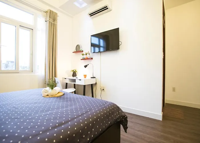 Cafe nhà Nguyễn hướng nhà thờ hồng