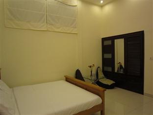 De Paris Hotel *