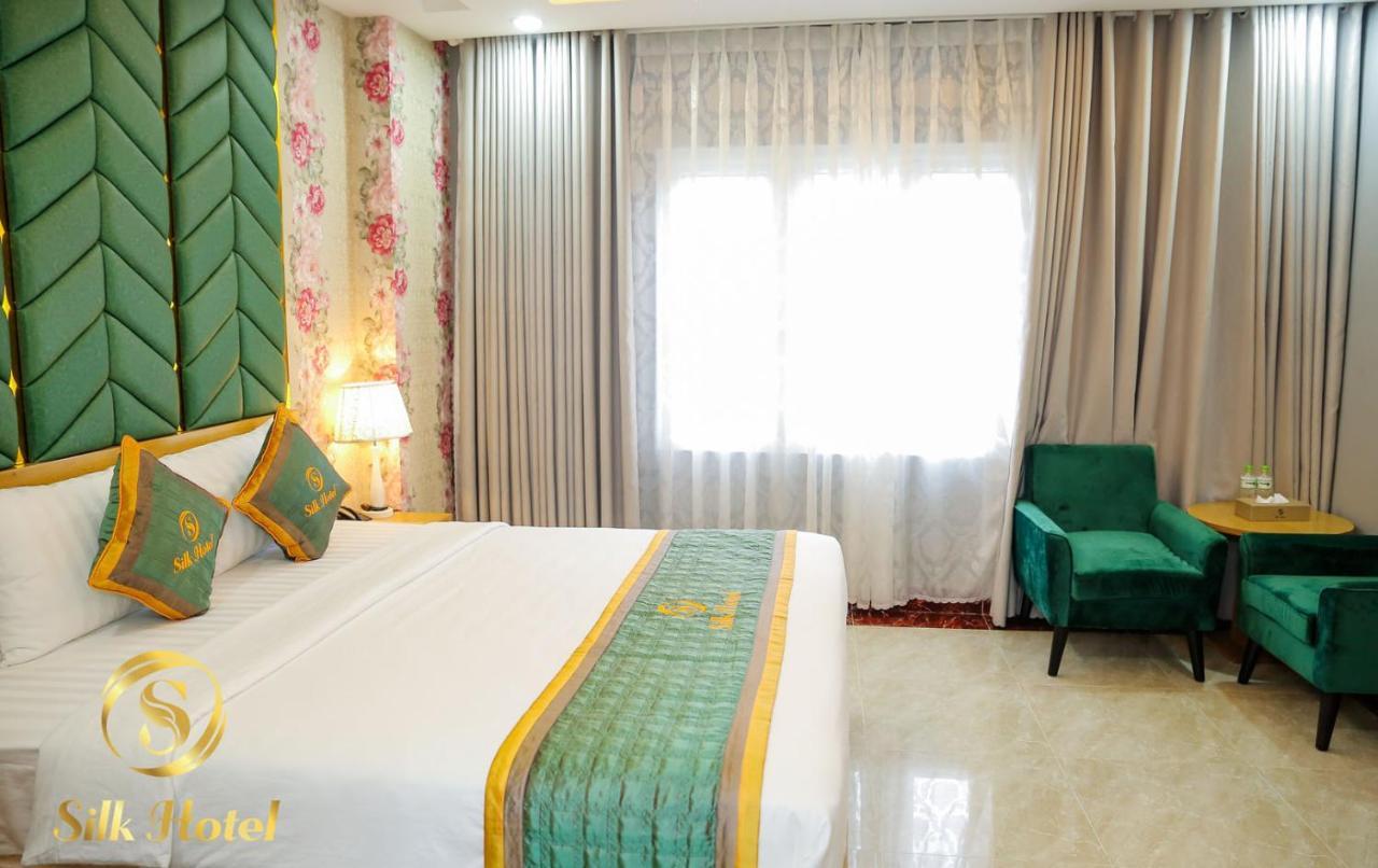 Silk Near Tan Son Nhat Airport Khách sạn 3*