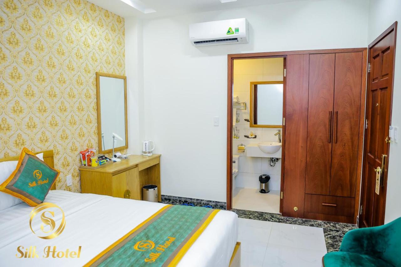 Khách sạn Silk Near Tan Son Nhat Airport