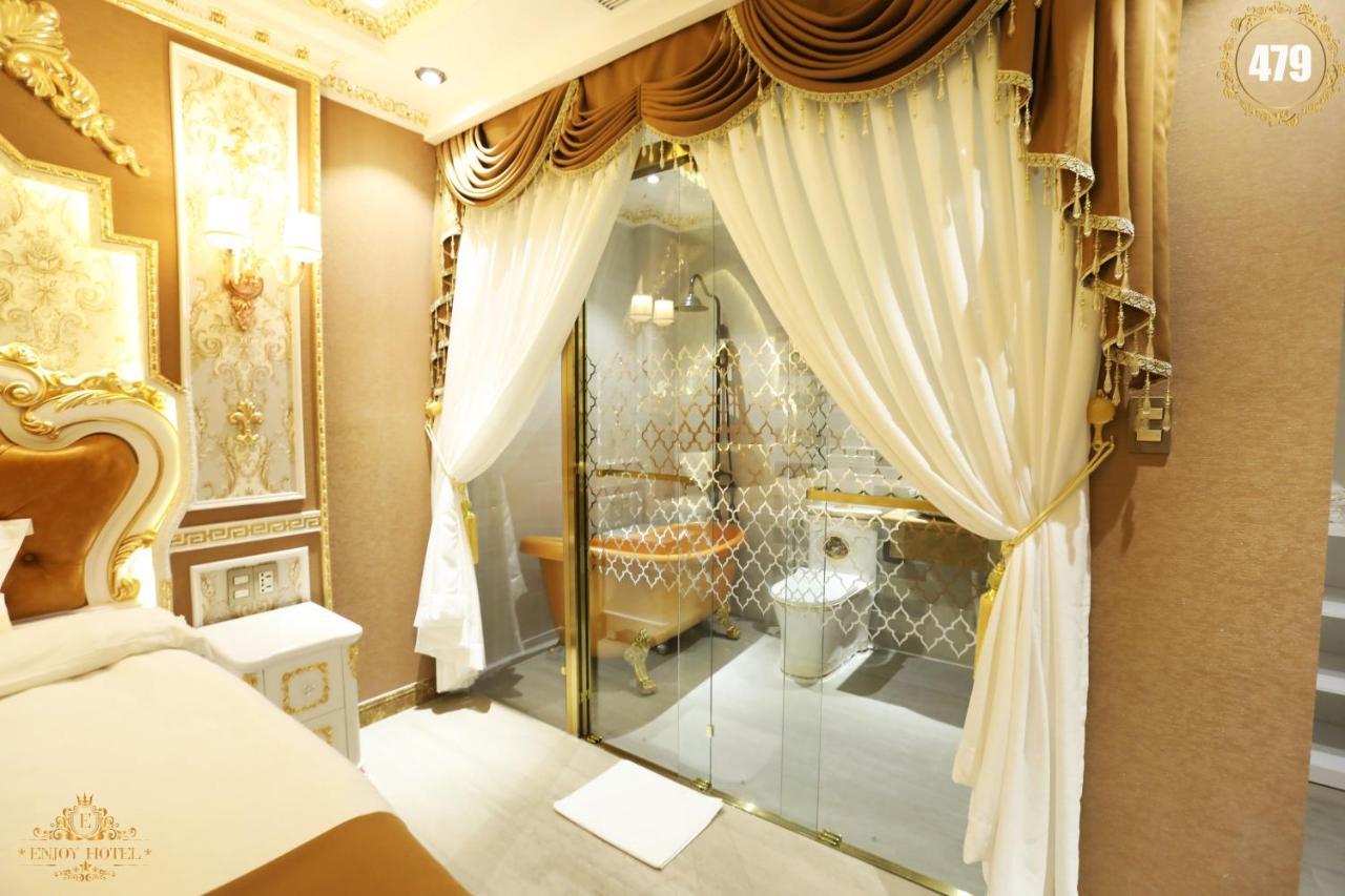 Rosa Love hotel *