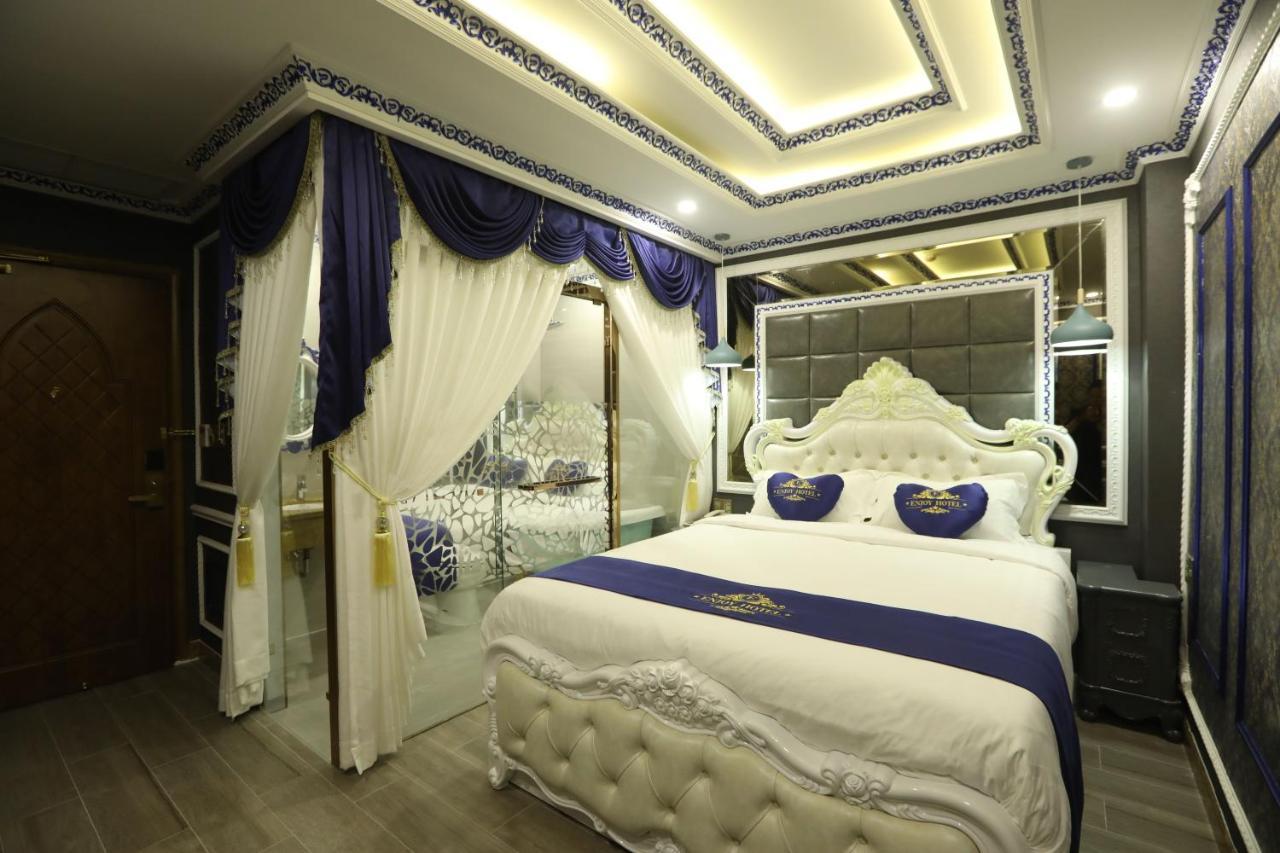Love hotel Rosa