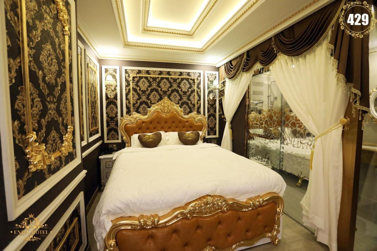 Love hotel Rosa