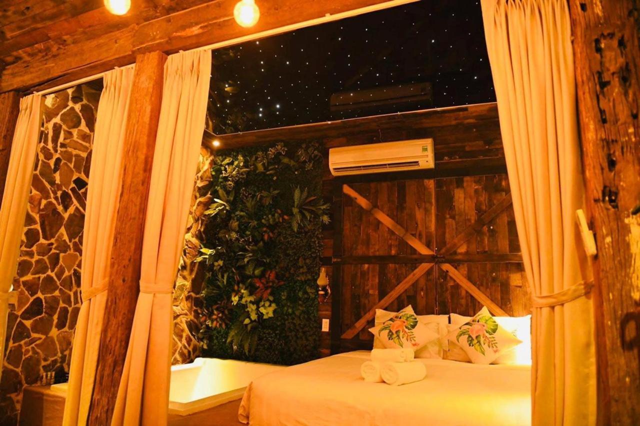 H Koi Boutique Saigon Love hotel