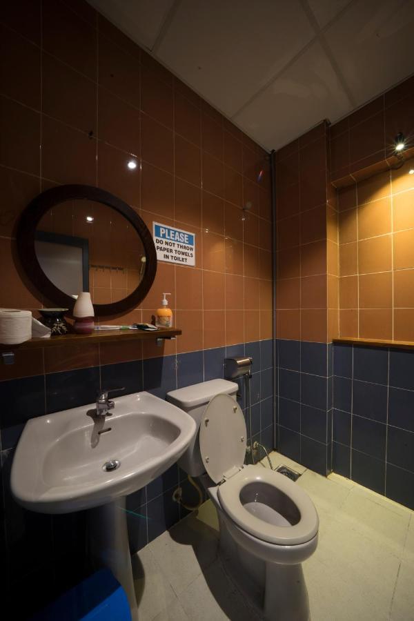 Happy Saigon Hostel *