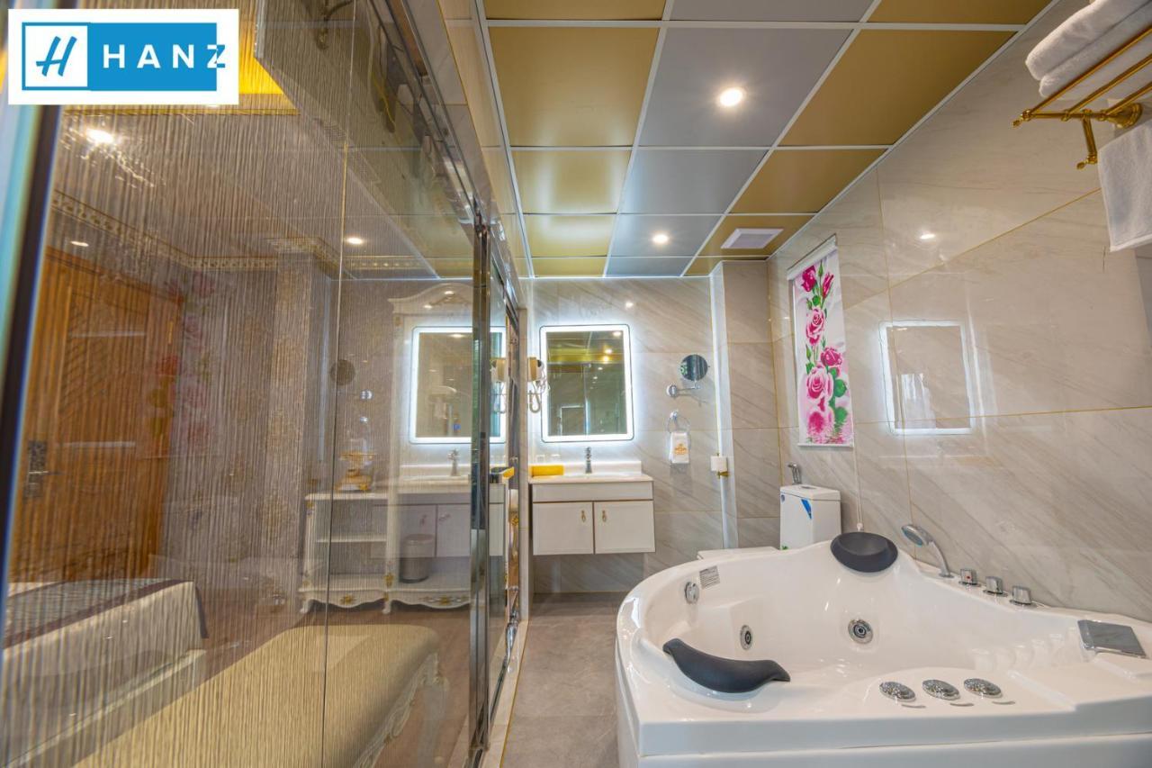 Hanz Cuong Thanh 3 Lux & 4*