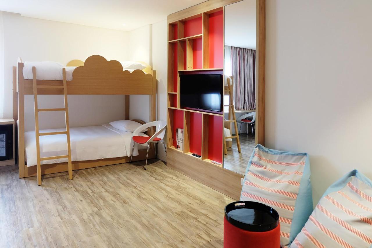 Ibis Saigon Airport Hotel Ho Chi Minh City