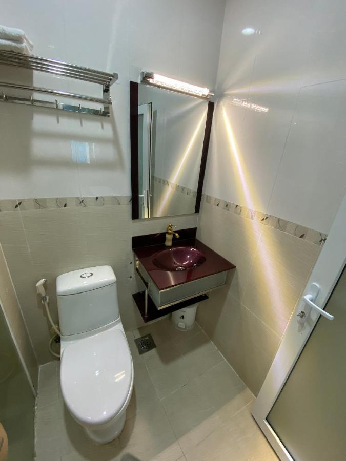 Hoang Quan Love hotel *