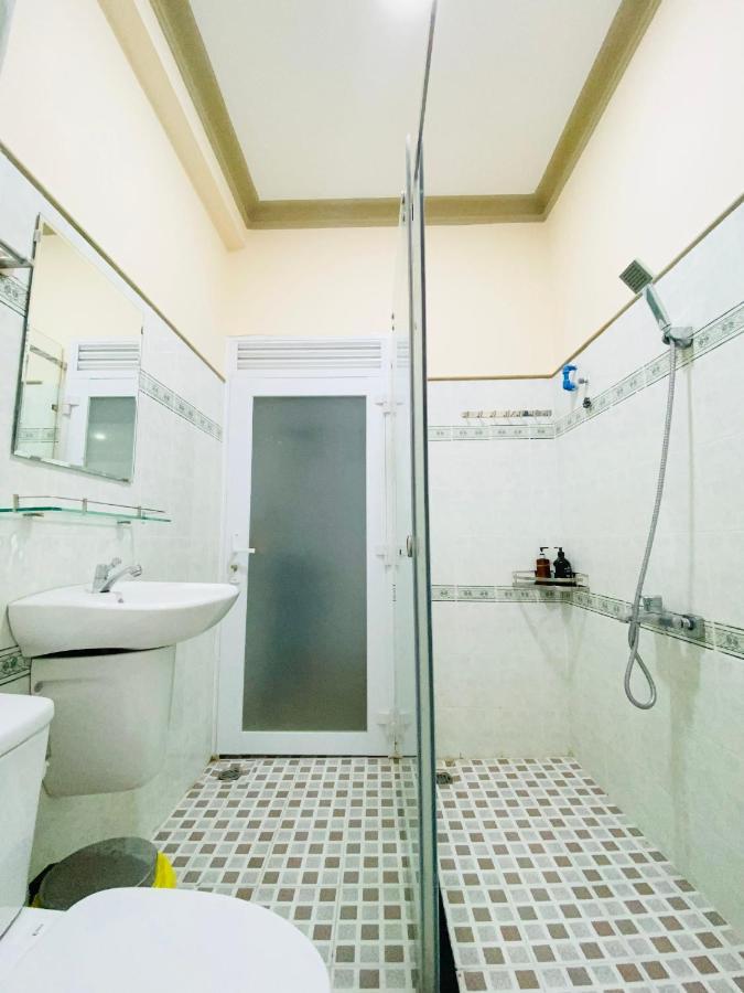 Away Do Quang Dau- Homestay, Center, D1 *