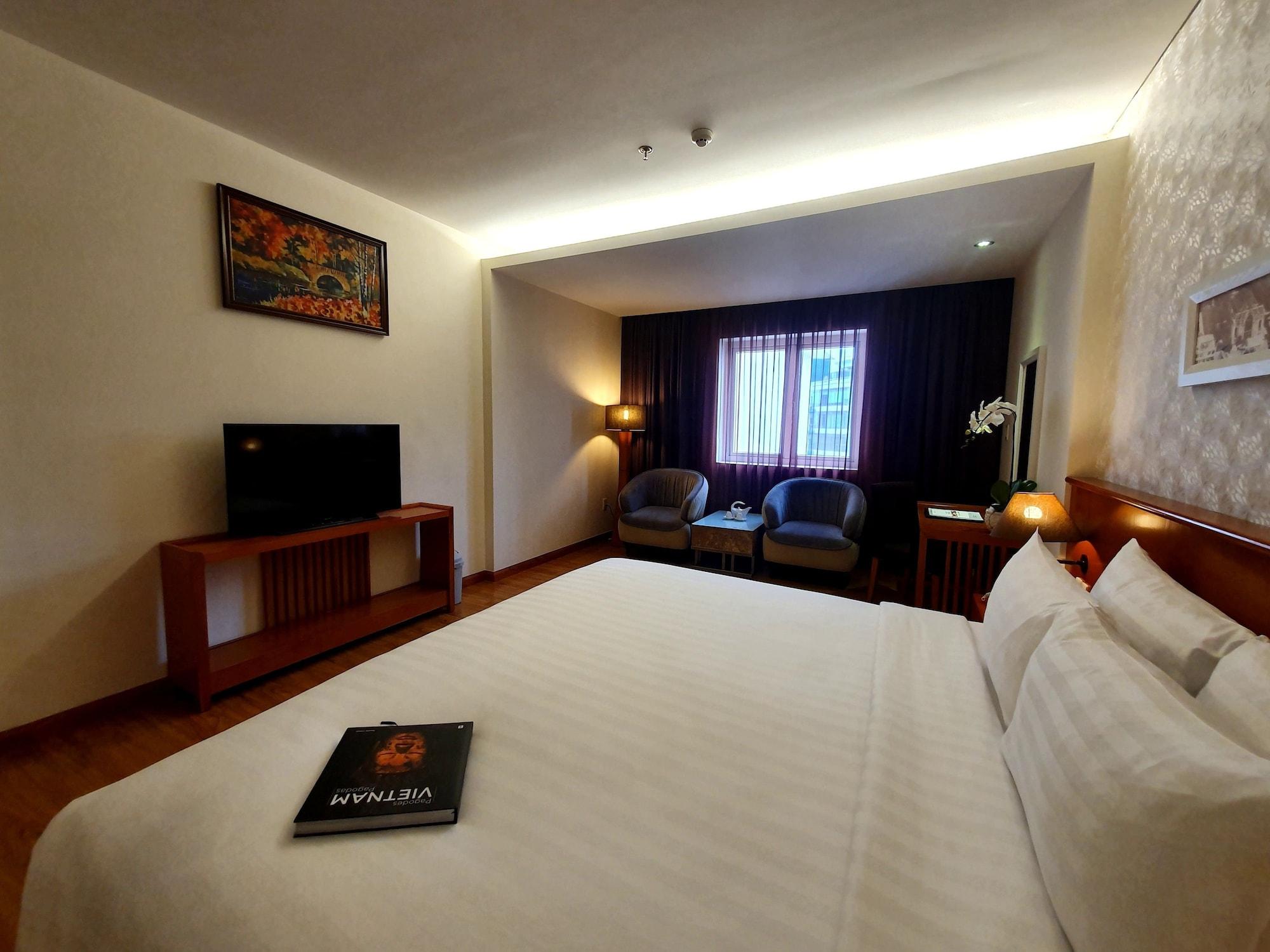 Saigon Khách sạn 3*