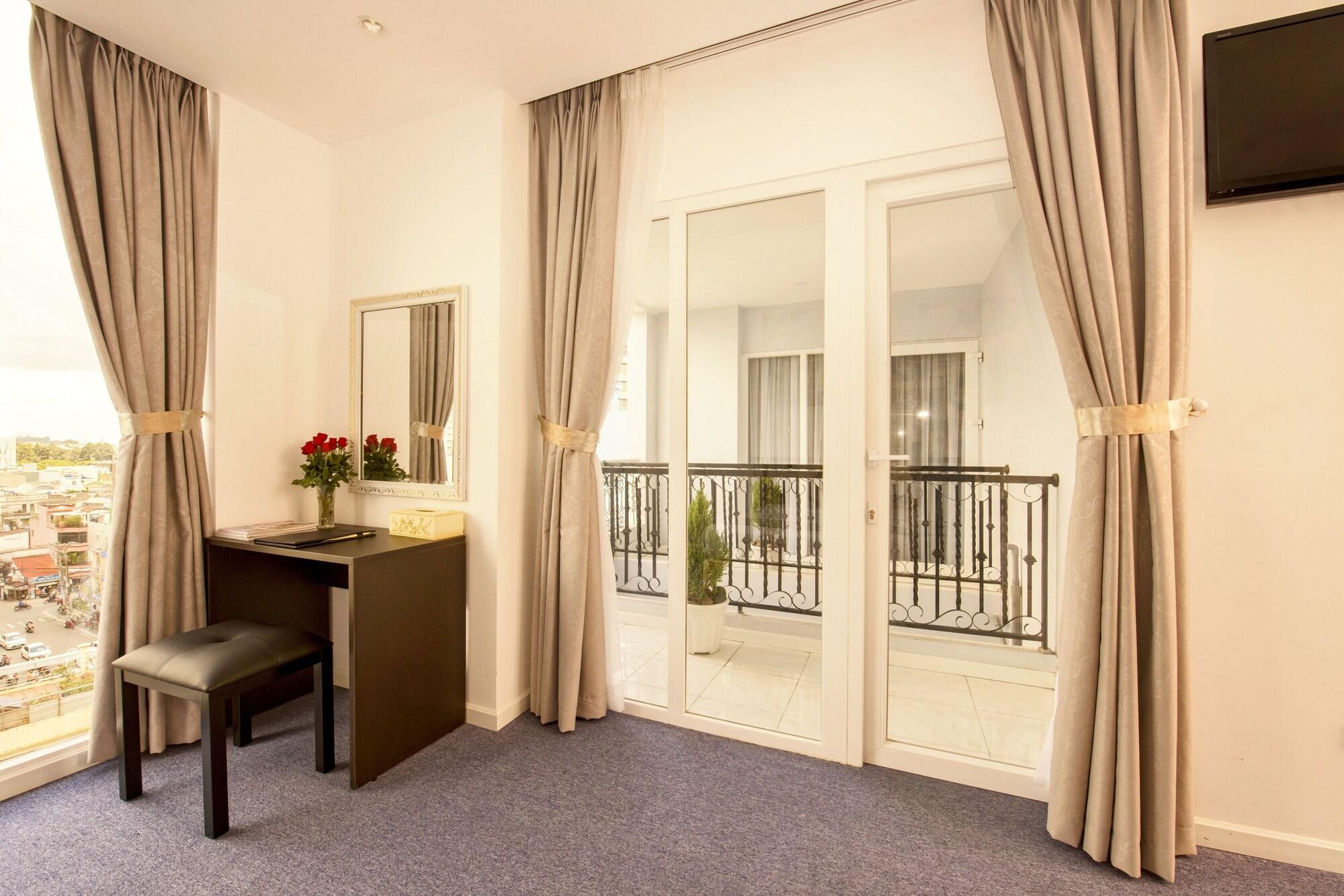 Golden Crown Hotel