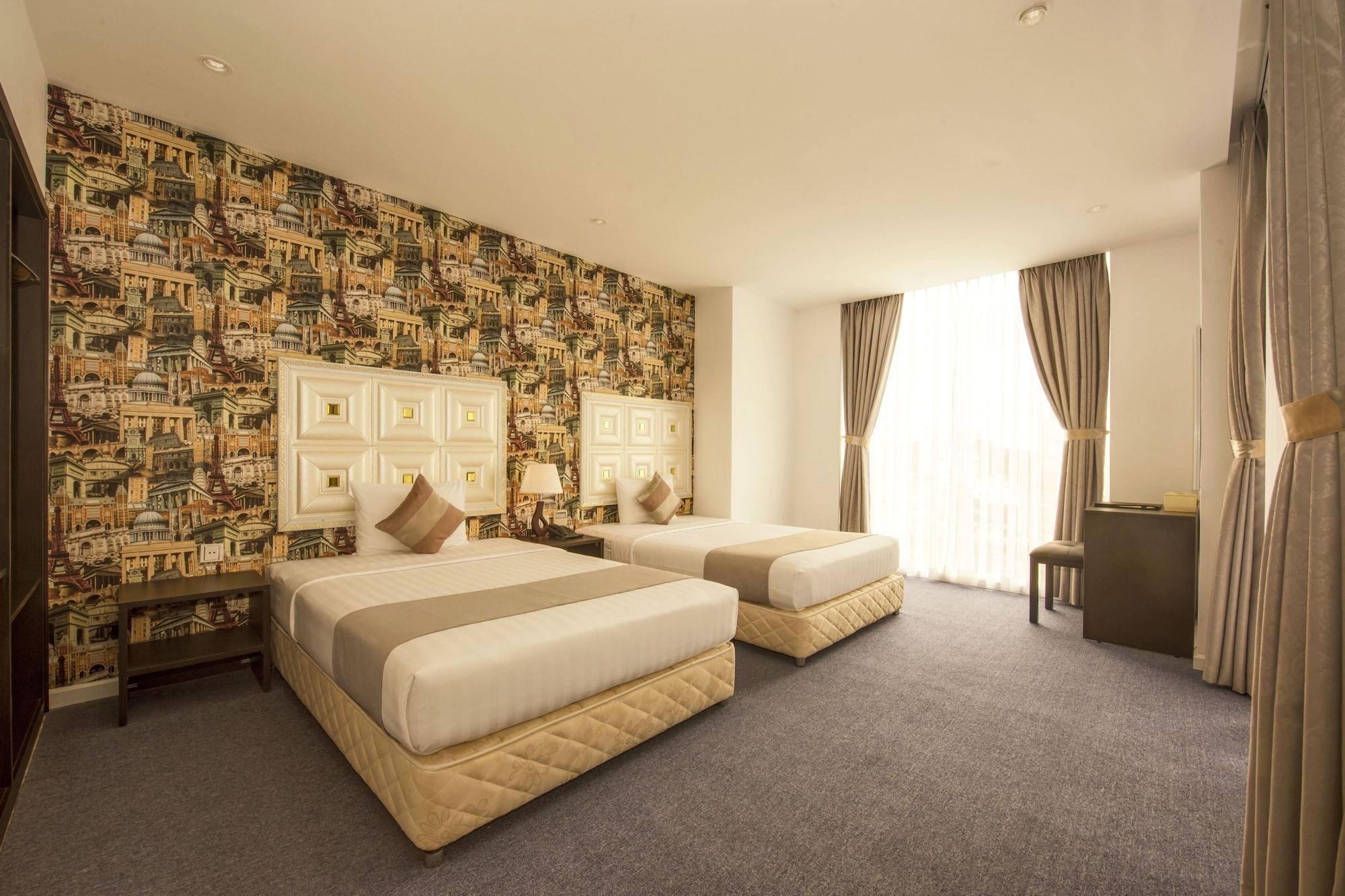 Hotel Golden Crown