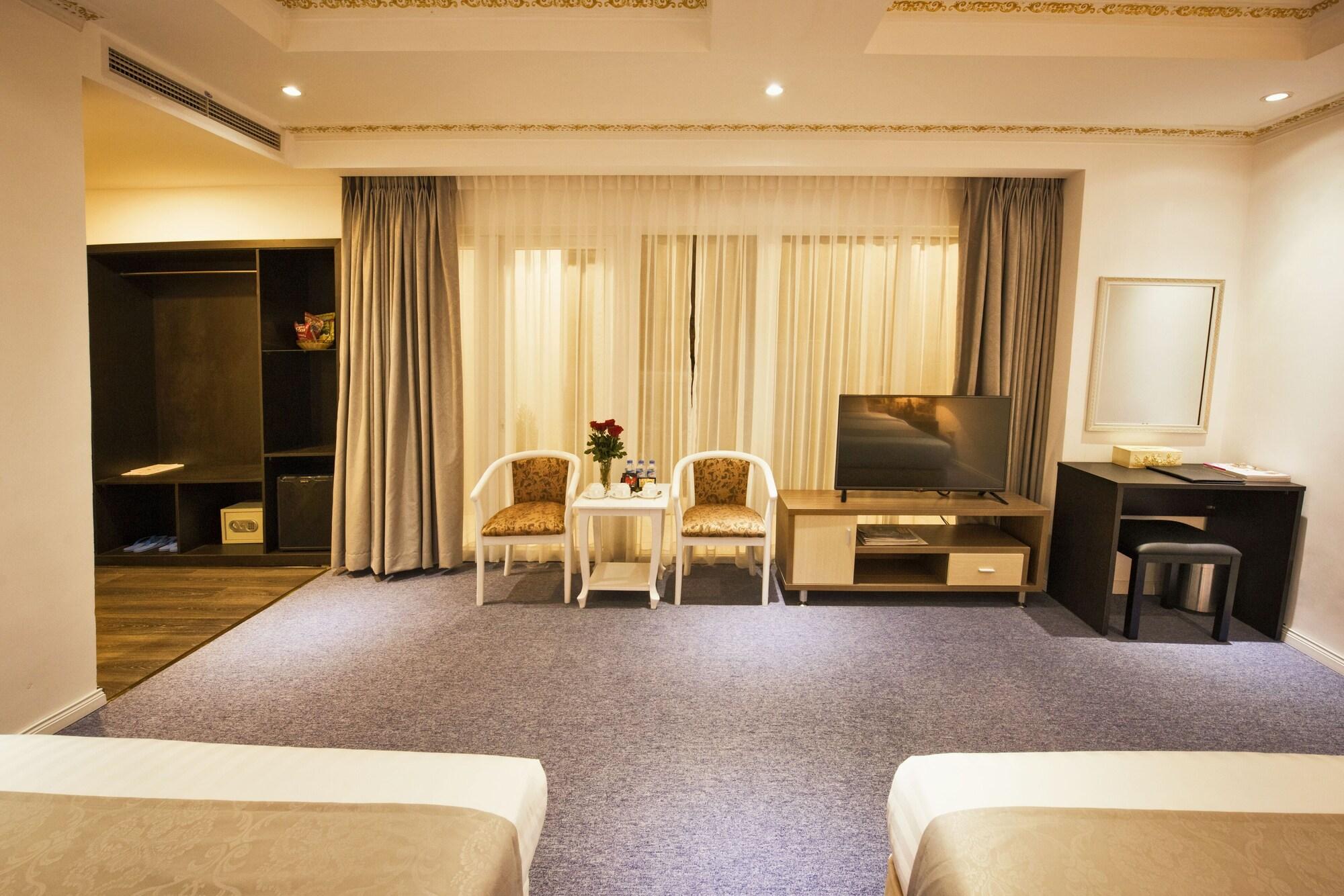 Golden Crown Hotel 3*