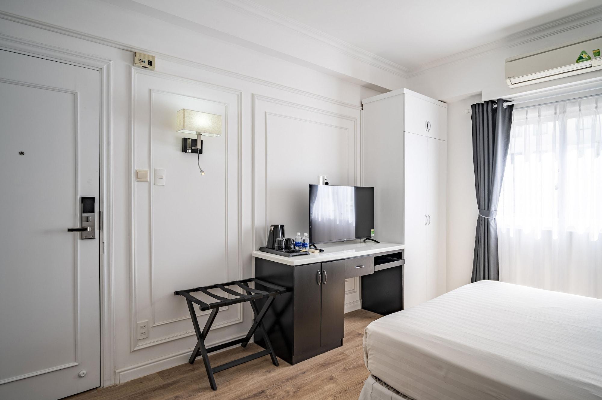 Khách sạn Cozy Midnight