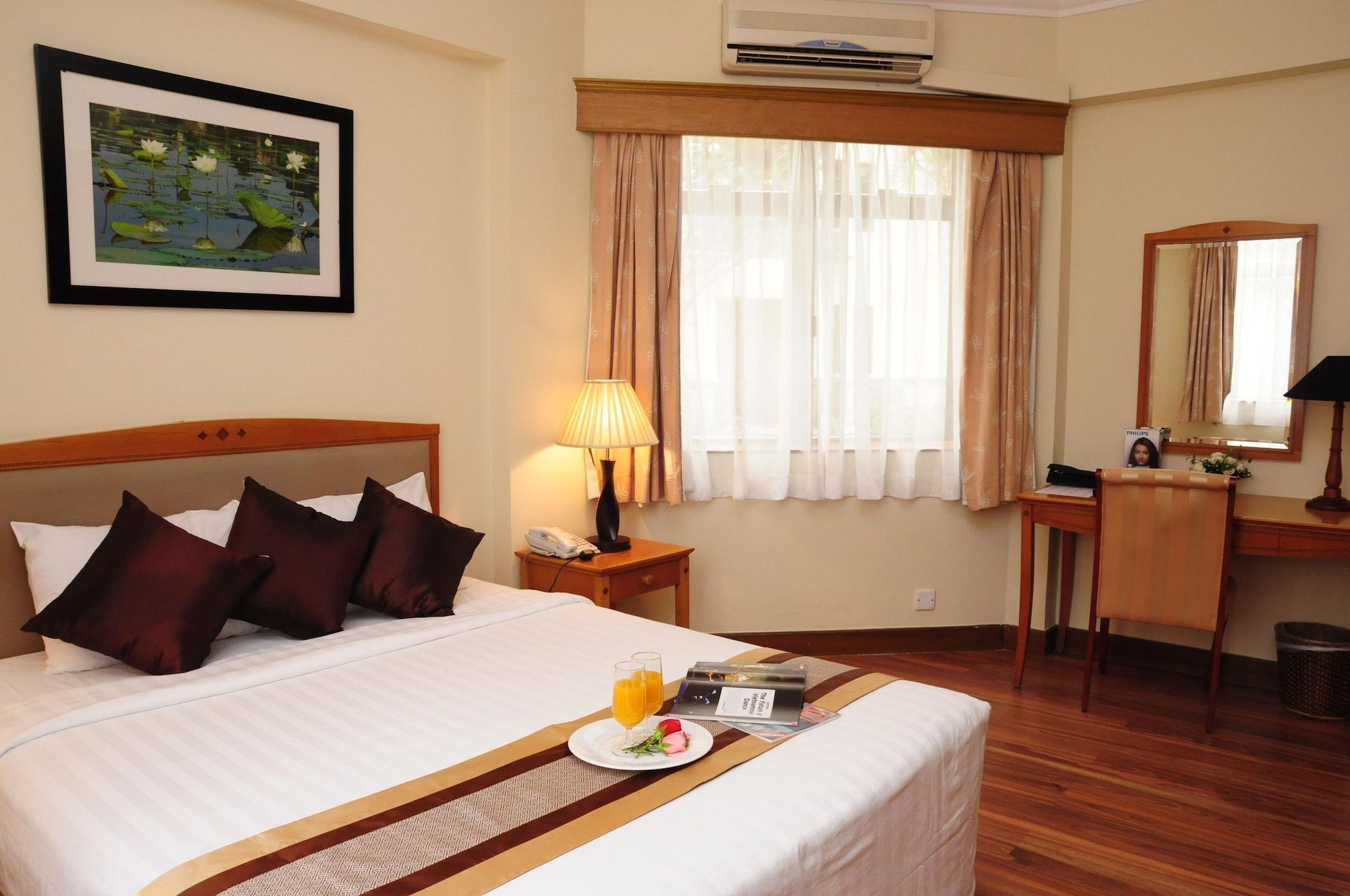 Aparthotel Riverside Serviced