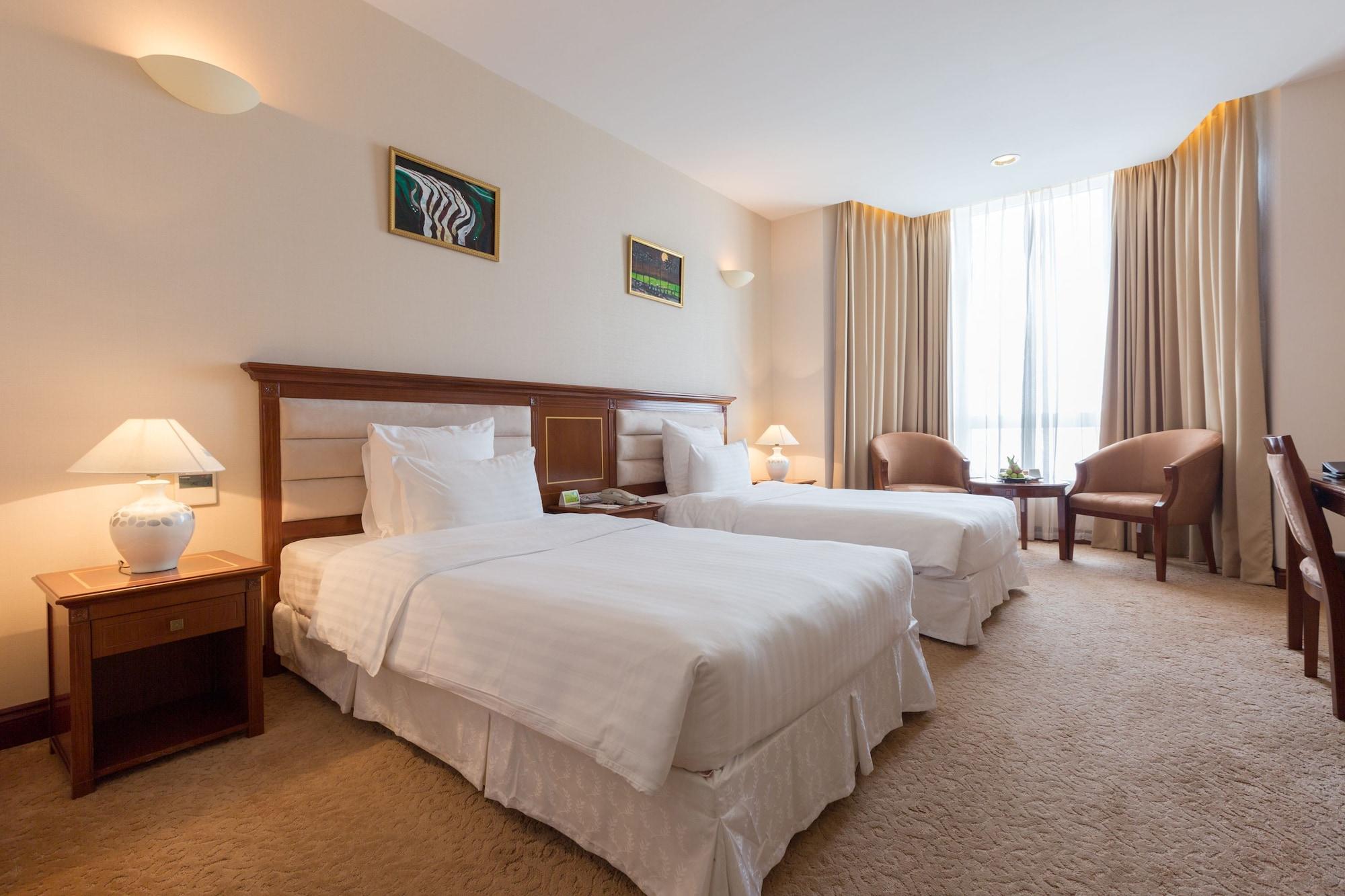 Tan Son Nhat Saigon Hotel 5*