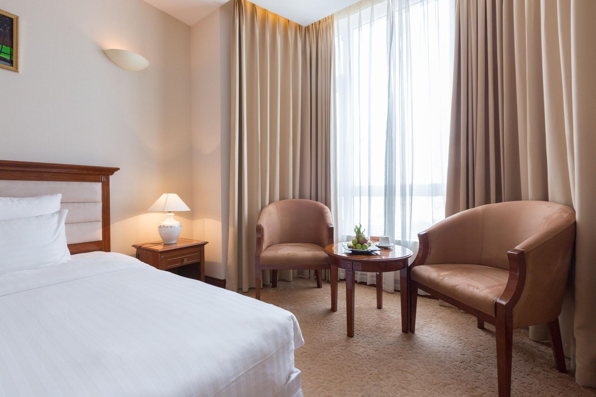 Tan Son Nhat Saigon Hotel 5*