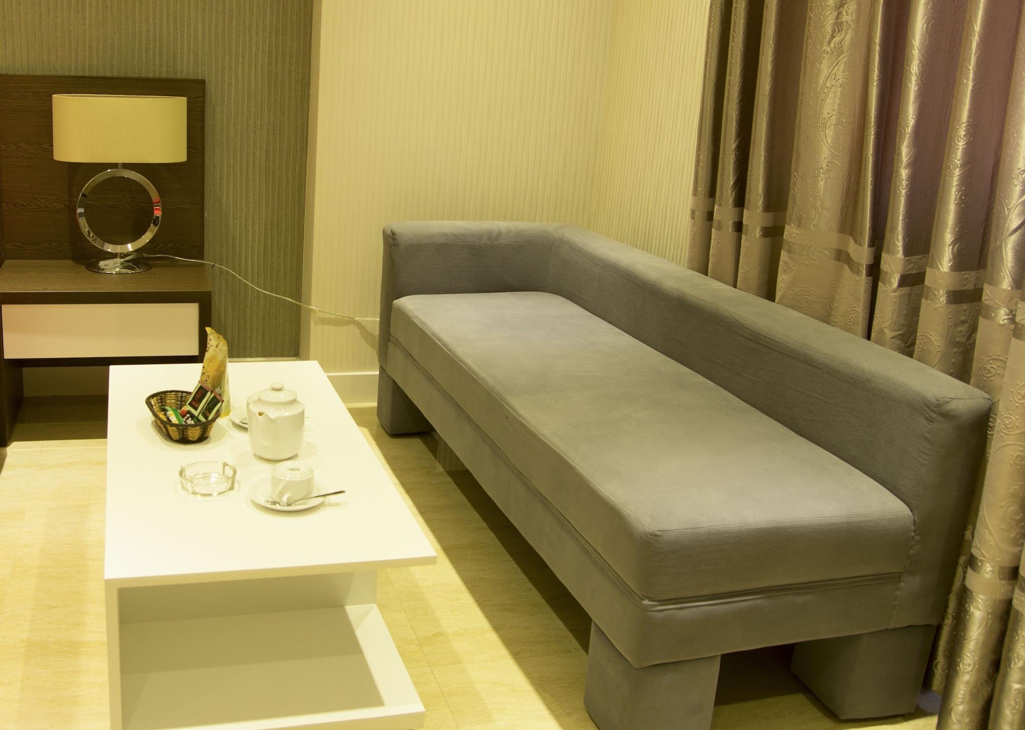 Sunny Serviced Apartment