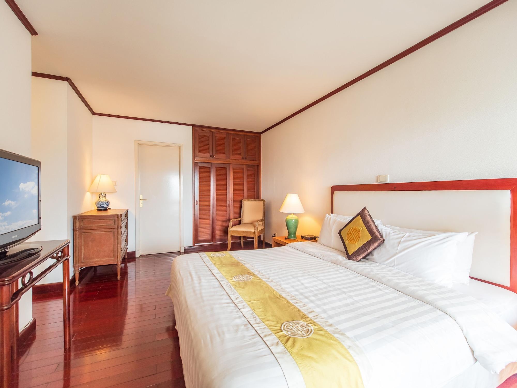 Saigon Domaine Luxury Residences