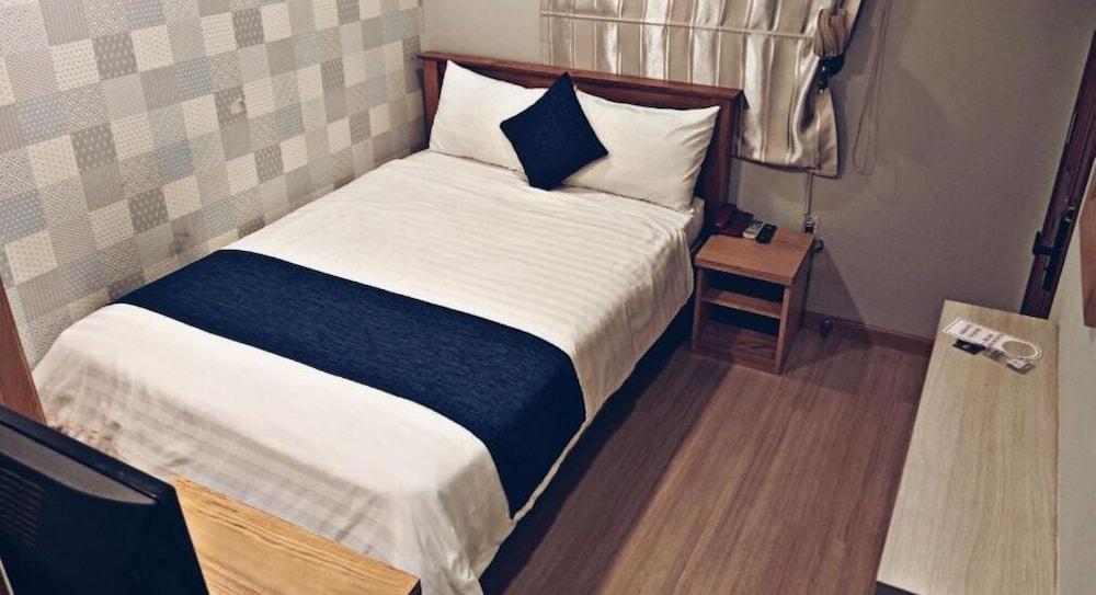 Hanz Luân Vũ Khách sạn hẻo lánh